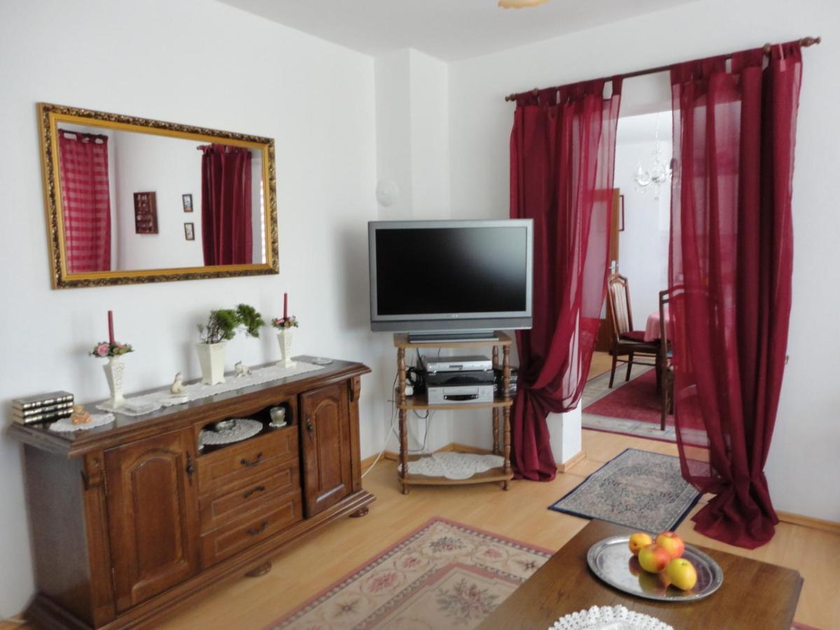 Wisteria Hotel Tivat Exterior foto