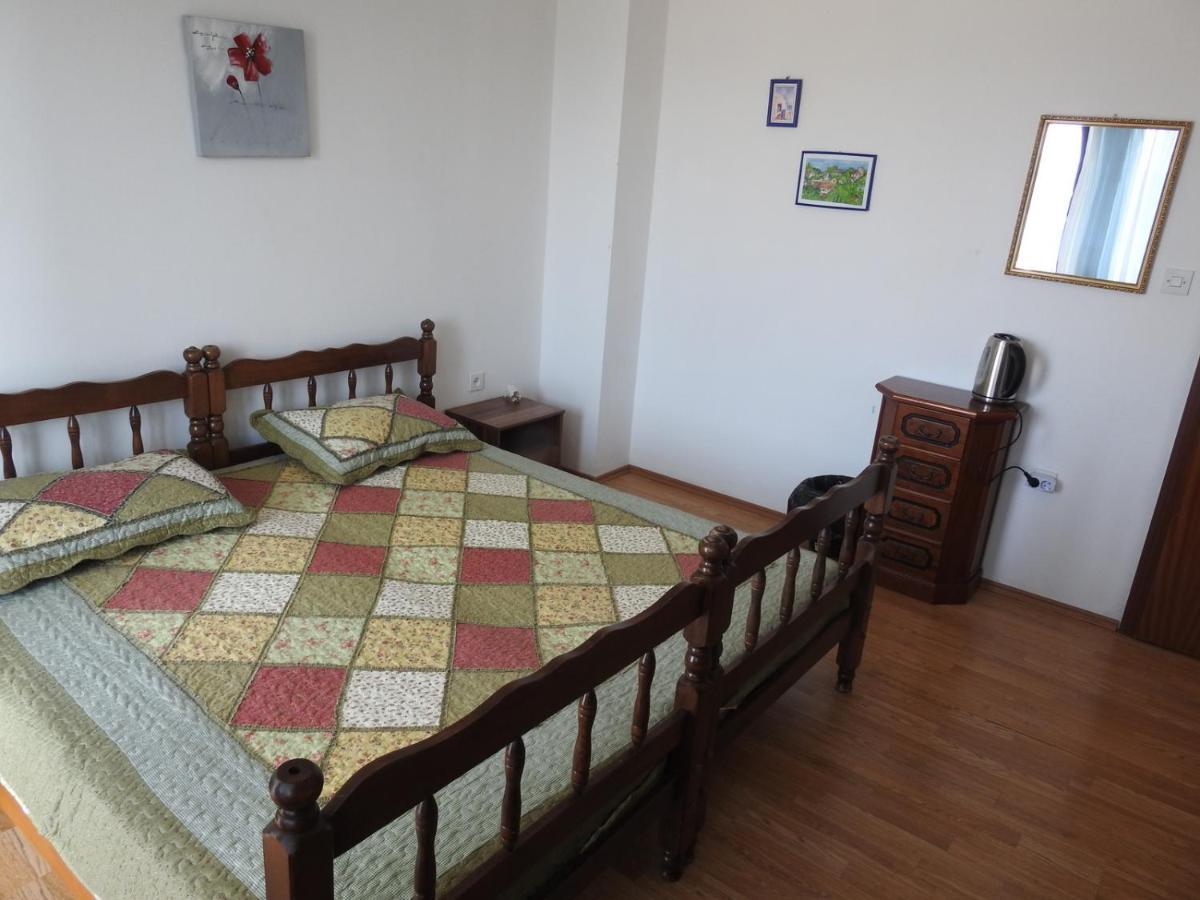 Wisteria Hotel Tivat Exterior foto