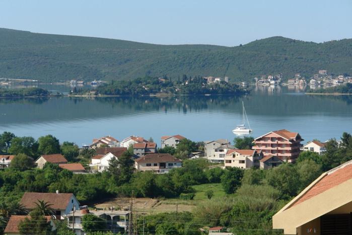 Wisteria Hotel Tivat Exterior foto