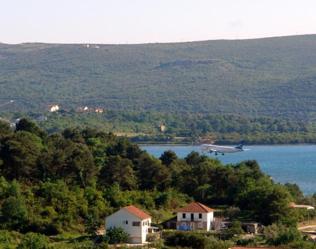Wisteria Hotel Tivat Exterior foto