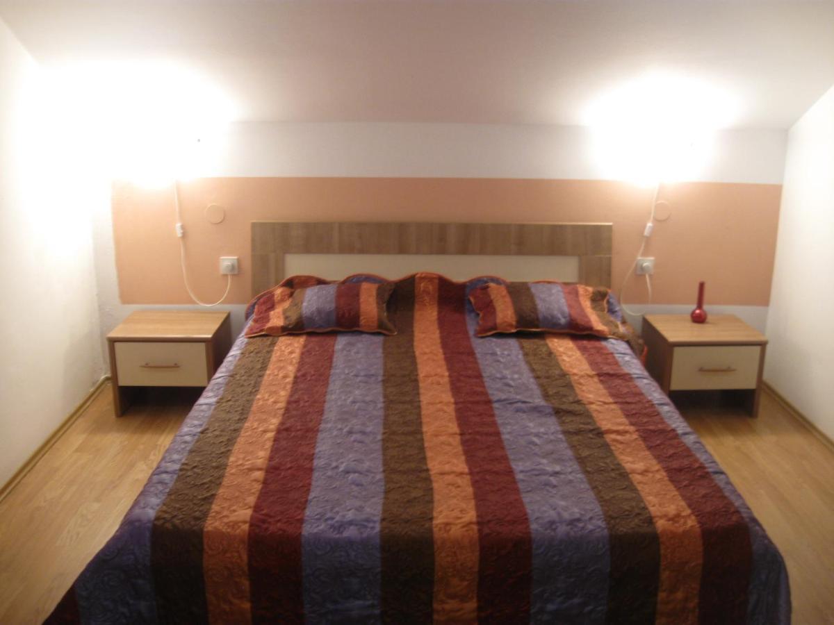 Wisteria Hotel Tivat Exterior foto