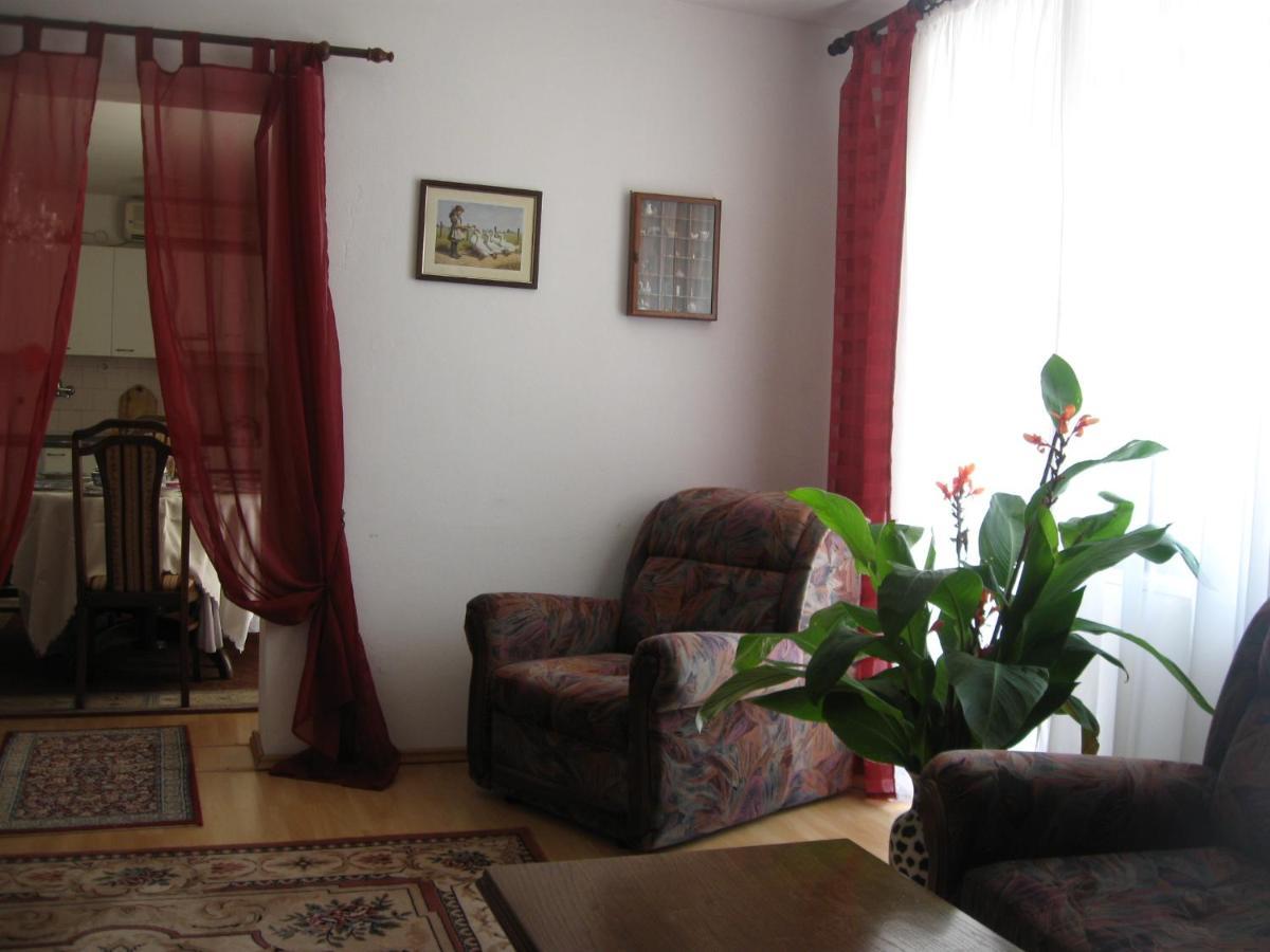 Wisteria Hotel Tivat Exterior foto