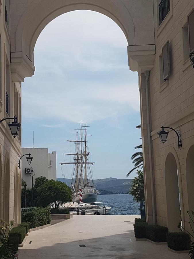 Wisteria Hotel Tivat Exterior foto
