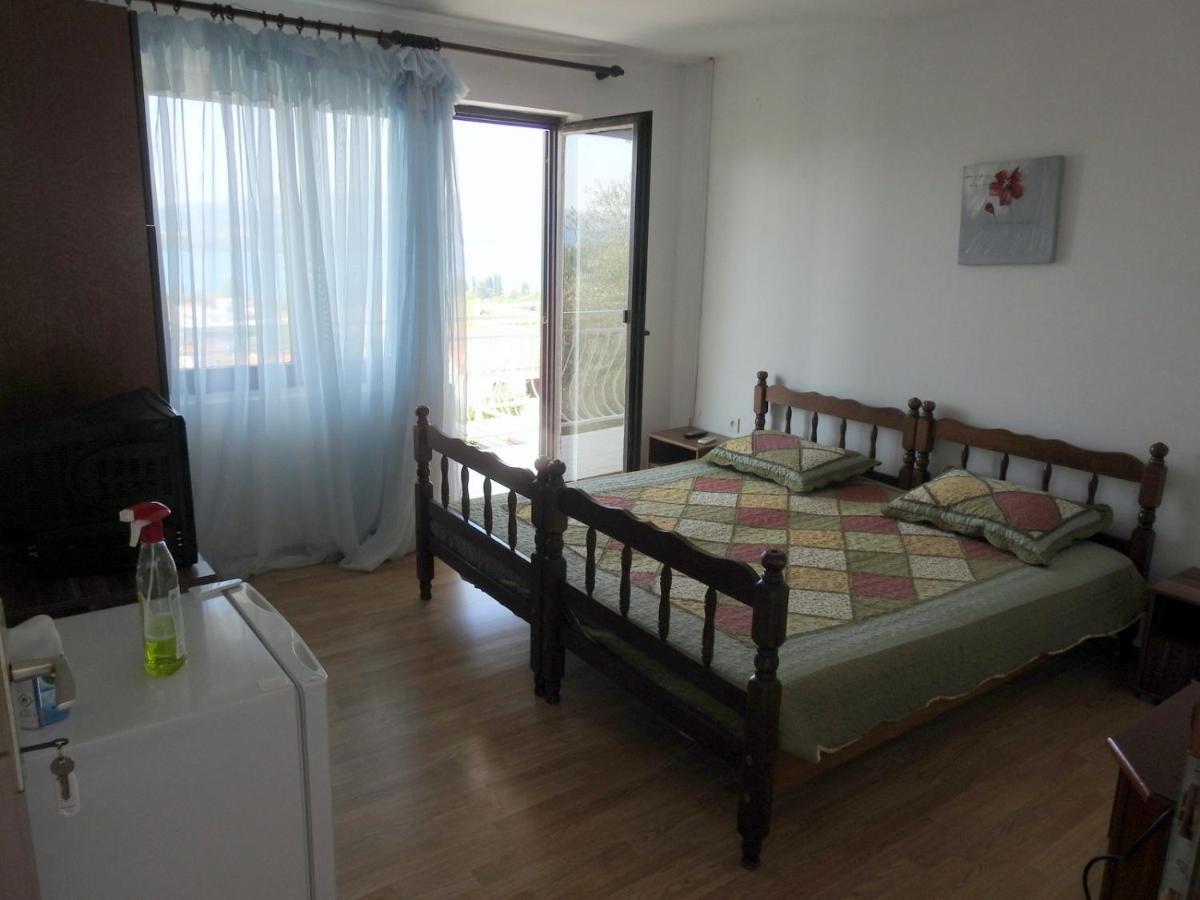 Wisteria Hotel Tivat Exterior foto