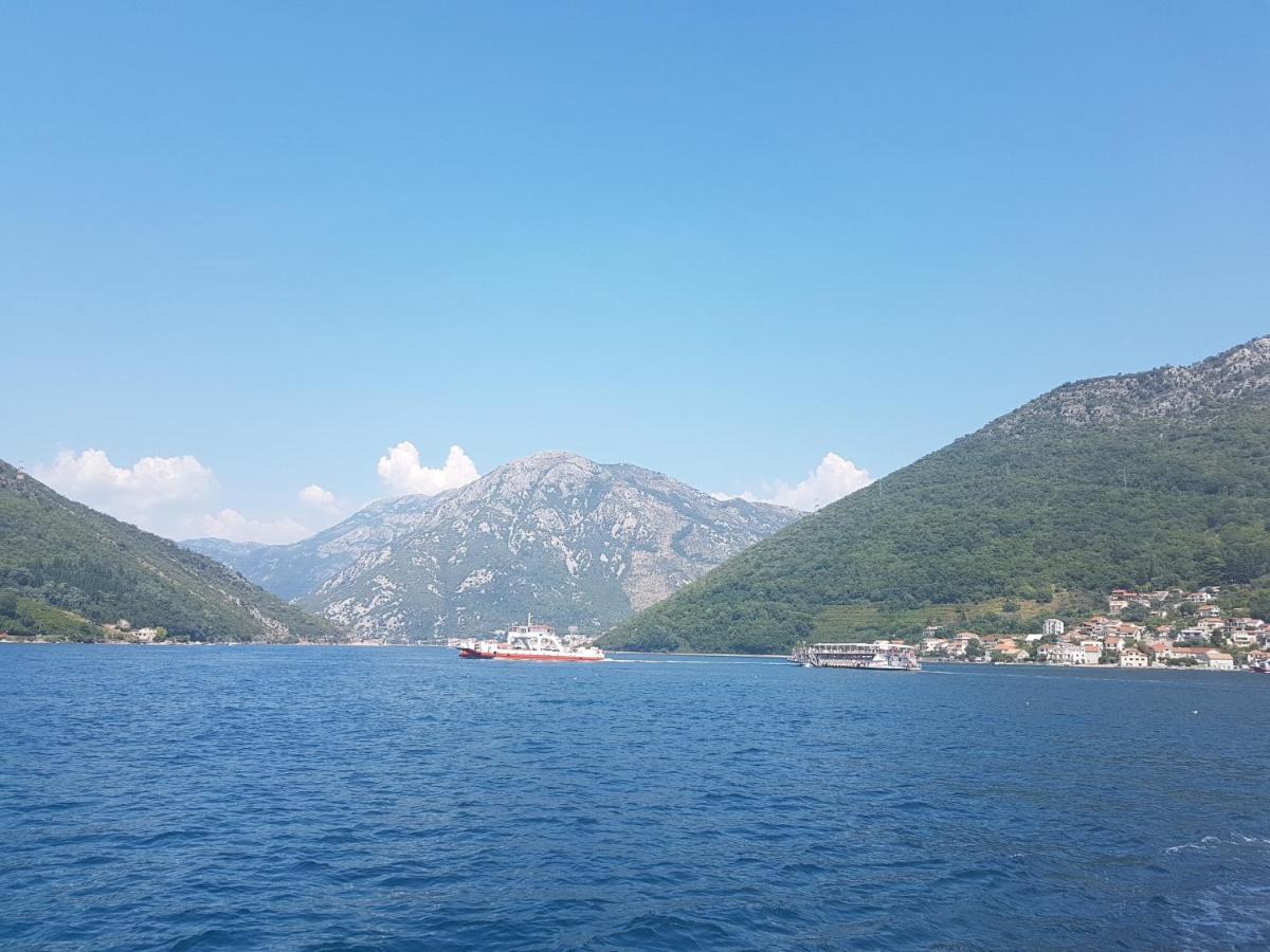 Wisteria Hotel Tivat Exterior foto