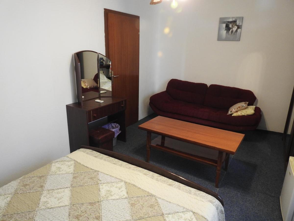 Wisteria Hotel Tivat Exterior foto